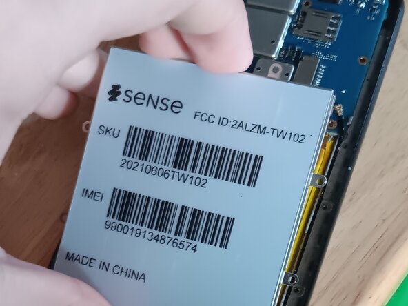 TRESWAVE TW102 Battery Replacement, Remove the battery cover.: 手順 2、 3の画像 2