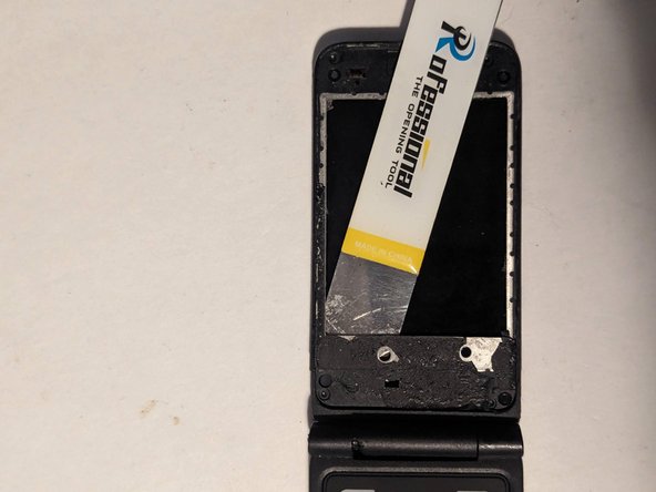 Alcatel Go Flip V Flip Phone Screen Replacement: шаг 15, изображение 2 из 2