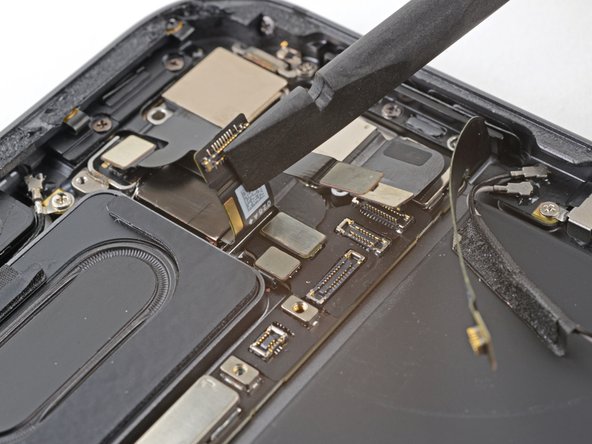 iPad Pro 11" 3rd Gen Battery Replacement, Disconnect the LiDAR sensor cable: crwdns2935265:059crwdnd2935265:03crwdnd2935265:03crwdne2935265:0