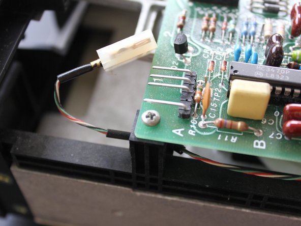 Apple Disk II Floppy Disk Subsystem Teardown and Optical Drive Conversion, Circuit board removal: step 7, image 2 of 3