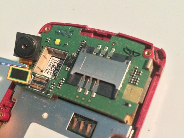 LG Shine Complete Disassembly., Button Strip and Camera: Schritt 6, Bild 3 von 3