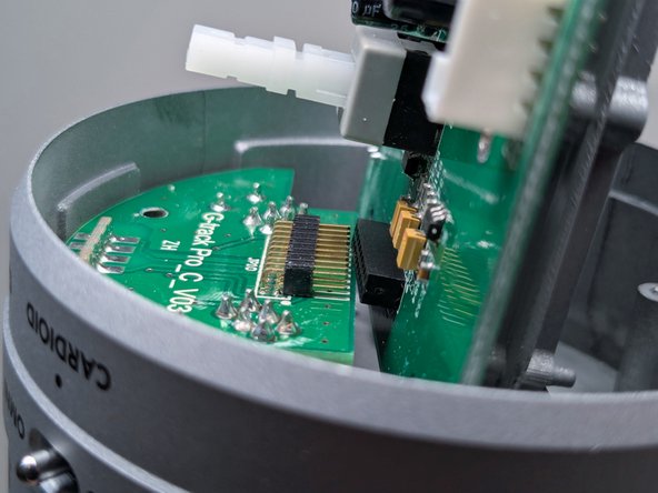 Samson G-Track Pro Teardown, Removing Volume Board: crwdns2935265:018crwdnd2935265:02crwdnd2935265:02crwdne2935265:0