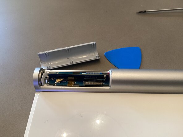 Apple Wireless Keyboard Teardown: step 3, image 3 of 3