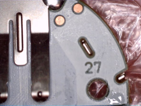 Pokemon Go Plus Teardown, Programming headers: crwdns2935265:07crwdnd2935265:03crwdnd2935265:03crwdne2935265:0