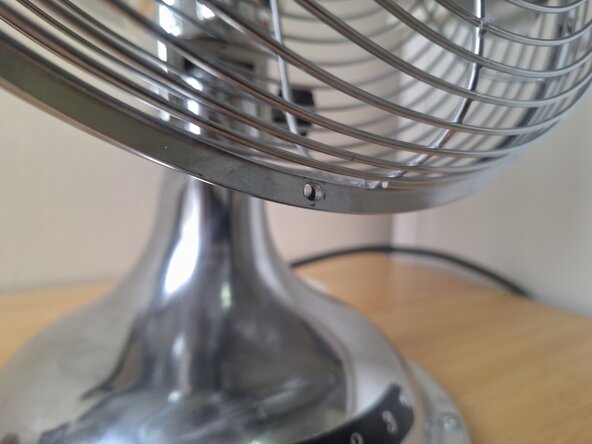 Bionaire BDF1214CR-CN Fan Blade Replacement: 3 단계, 이미지 3개 중 3개