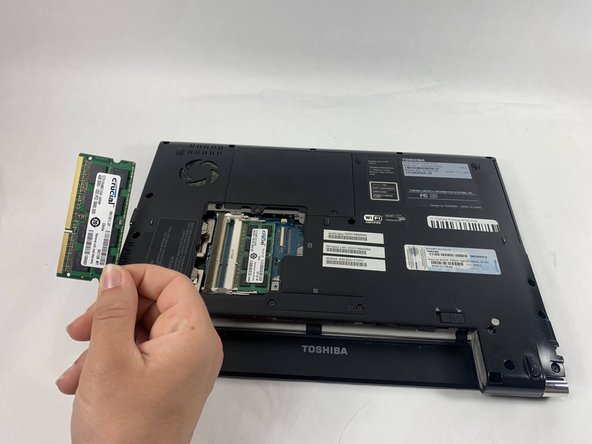 Toshiba Portege R705-P35 RAM Replacement: crwdns2935265:06crwdnd2935265:02crwdnd2935265:02crwdne2935265:0