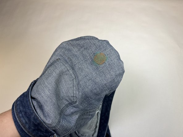 How to Patch a Hole in Jeans with Wool: crwdns2935265:09crwdnd2935265:02crwdnd2935265:03crwdne2935265:0
