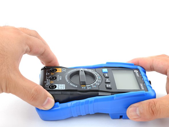 iFixit Digital Multimeter Outer Cover Replacement, Remove the cover: 步骤 5 中的图像 1，3