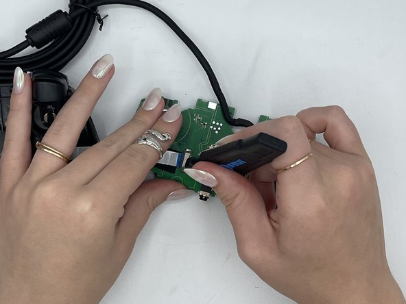 8BitDo Ultimate Wired Motherboard Replacement: adım 20, 3 resimden 3.