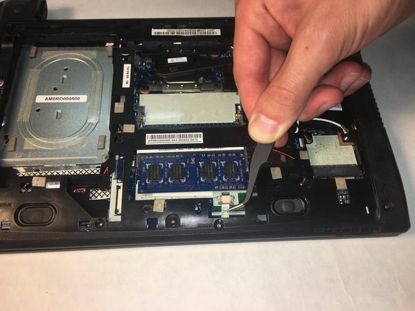 Acer Chromebook C710-2833 SD Card Reader Replacement: stap 0, afbeelding 2 van 2