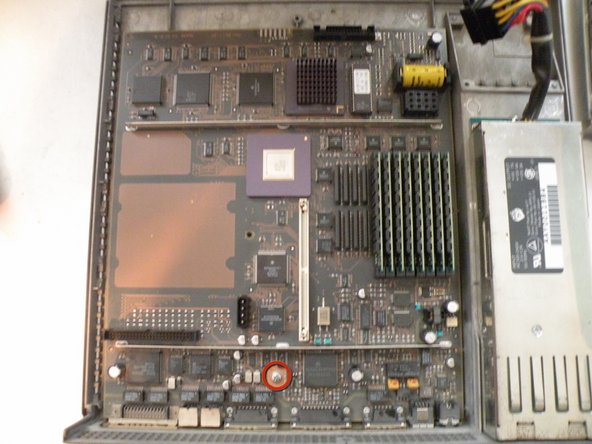 NeXTstation Teardown: passo 9, immagine 3 di 3