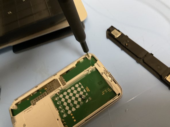 nokia N810 Teardown, Remove 2 more T5 screws: crwdns2935265:05crwdnd2935265:02crwdnd2935265:03crwdne2935265:0