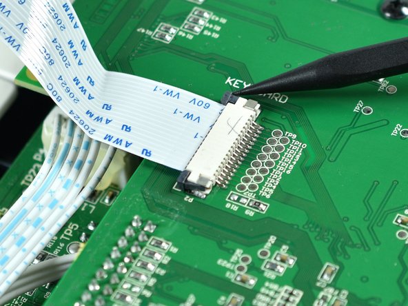 Arturia Microbrute Opening Procedure: paso 5, imagen 2 de 3