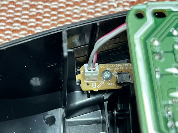 Sony CFD-S70 Disassembly, Removing and unplugging the main: crwdns2935265:05crwdnd2935265:02crwdnd2935265:03crwdne2935265:0