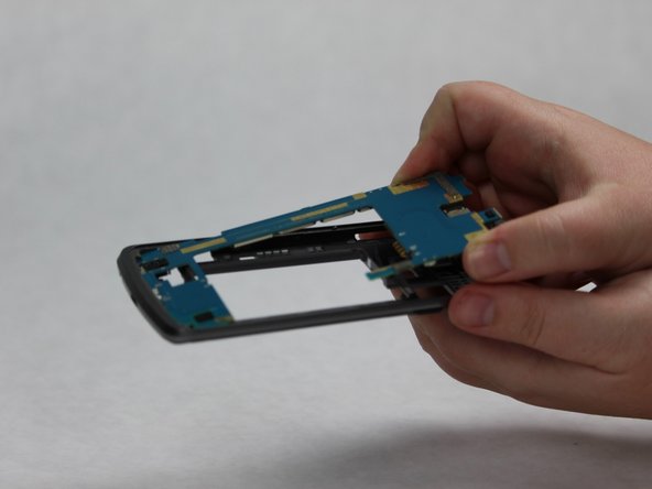 LG Rebel Front Camera Replacement: stap 0, afbeelding 2 van 3