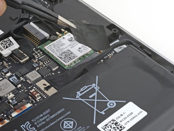 Razer Blade 15" (2020) SSD Replacement, Remove the battery cable tape: crwdns2935265:06crwdnd2935265:03crwdnd2935265:03crwdne2935265:0