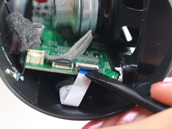 JBL Charge 4 Motherboard Replacement, Motherboard: crwdns2935265:016crwdnd2935265:03crwdnd2935265:03crwdne2935265:0