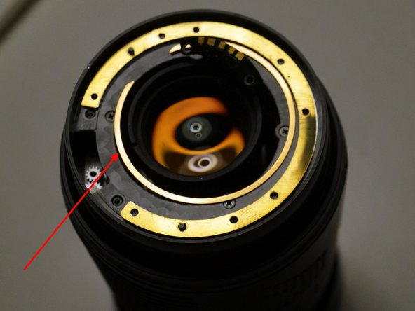 Reparatur einer hängenden Blende an einem Vivitar Series 1 28-300mm Objektiv, Metallring entfernen: Schritt 5, Bild 3 von 3