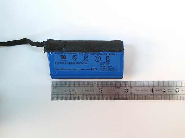 Sound BlasterAxx AXX 200 Teardown, Battery and port tube: crwdns2935265:05crwdnd2935265:02crwdnd2935265:03crwdne2935265:0