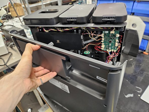 S7 MaxV Ultra dock: Suction fan replacement, Remove the back cover.: crwdns2935265:02crwdnd2935265:03crwdnd2935265:03crwdne2935265:0