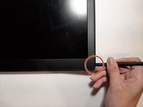 Samsung Odyssey NP800G5M Screen Replacement: step 6, image 2 of 3