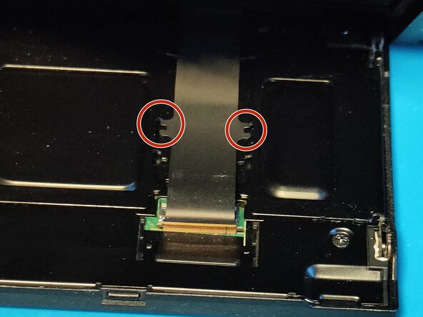 Sony A7 II Top Flex Cable replacement, Removing the display: crwdns2935265:010crwdnd2935265:02crwdnd2935265:03crwdne2935265:0