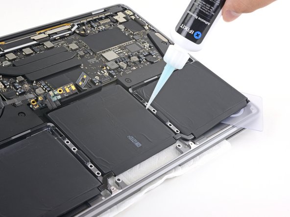 MacBook Pro 13" 2022 (M2) Battery Replacement: crwdns2935265:036crwdnd2935265:02crwdnd2935265:02crwdne2935265:0