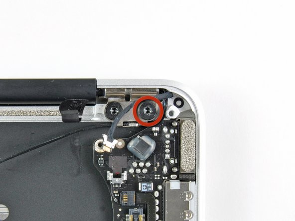 MacBook Air 11" Late 2010 Upper Case Replacement: crwdns2935265:027crwdnd2935265:02crwdnd2935265:02crwdne2935265:0