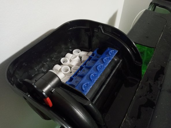 Aquarium Biological Media Replacement, Insert the New Media into the Filter Canister: crwdns2935265:05crwdnd2935265:02crwdnd2935265:02crwdne2935265:0