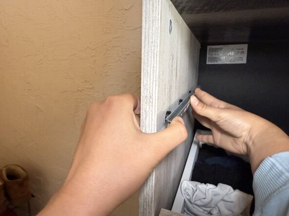 Ashley Furniture's 5 Drawer Chest Drawer Slide Replacement: crwdns2935265:07crwdnd2935265:03crwdnd2935265:03crwdne2935265:0