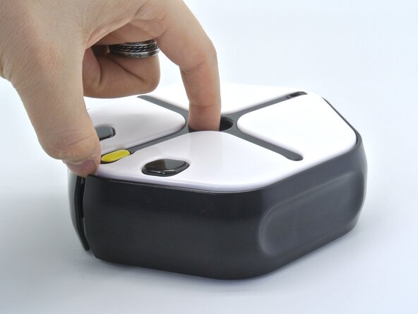 Disassembling the Root Coding Robot, Opening up the Root: crwdns2935265:02crwdnd2935265:02crwdnd2935265:03crwdne2935265:0