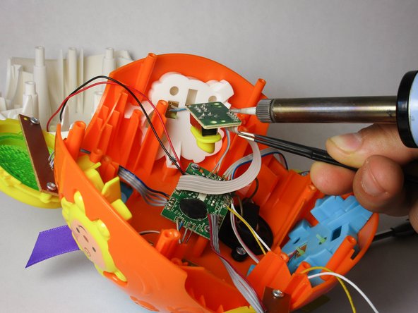 Vtech Move and Crawl Ball Power Switch Replacement: crwdns2935265:06crwdnd2935265:03crwdnd2935265:03crwdne2935265:0