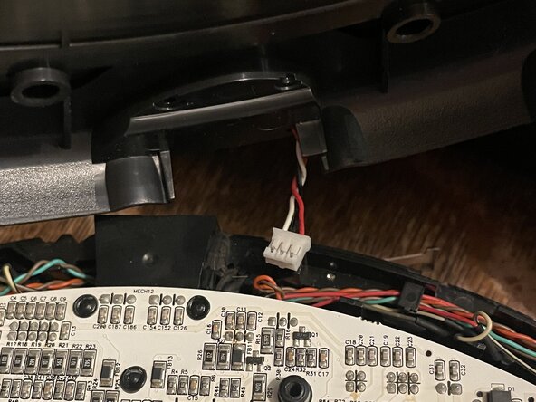 iRobot Roomba 581 Teardown, Fully Removing Bumper and Top: crwdns2935265:09crwdnd2935265:02crwdnd2935265:02crwdne2935265:0