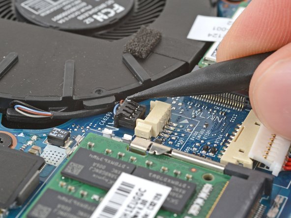 HP EliteBook 845 G8 Fan Replacement, Disconnect the fan cable: crwdns2935265:012crwdnd2935265:03crwdnd2935265:03crwdne2935265:0