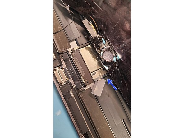 iPad Air 3 Screen Replacement: step 4, image 3 of 3