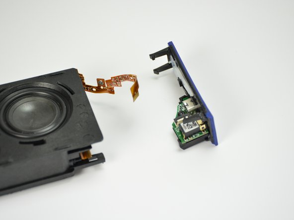 USB/Auxiliary Port: crwdns2935265:08crwdnd2935265:03crwdnd2935265:03crwdne2935265:0