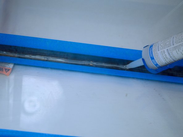 How to Reseal a 55 Gallon Fish Tank: 5 단계, 이미지 3개 중 3개