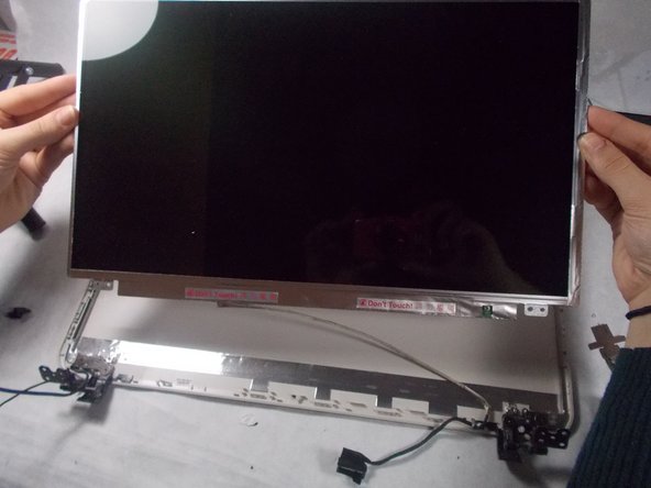 Toshiba Satellite L55t-B5271 Screen Replacement: crwdns2935265:010crwdnd2935265:03crwdnd2935265:03crwdne2935265:0