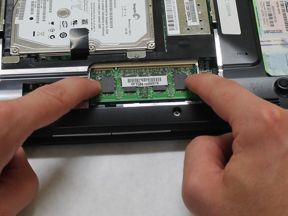 Asus Eee PC 1000HA RAM Replacement: crwdns2935265:05crwdnd2935265:02crwdnd2935265:03crwdne2935265:0