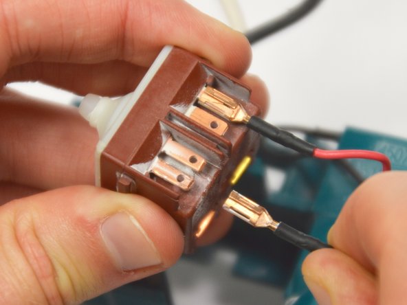 Makita GA4030K Switch Replacement: crwdns2935265:09crwdnd2935265:02crwdnd2935265:03crwdne2935265:0