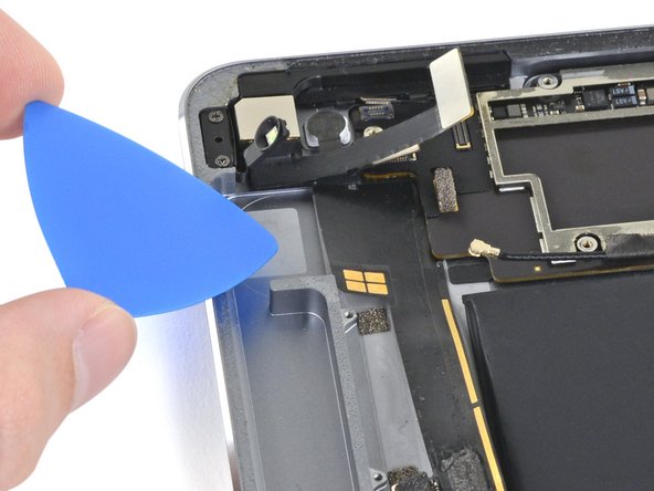 iPad Pro 9.7" Battery Replacement, Remove the opening pick: step 97, image 2 of 2