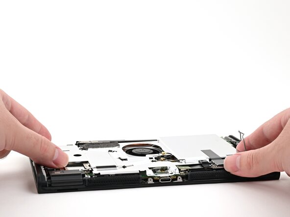 Nintendo Switch 2 Microphone Replacement, Remove the shield plate: crwdns2935265:032crwdnd2935265:01crwdnd2935265:02crwdne2935265:0