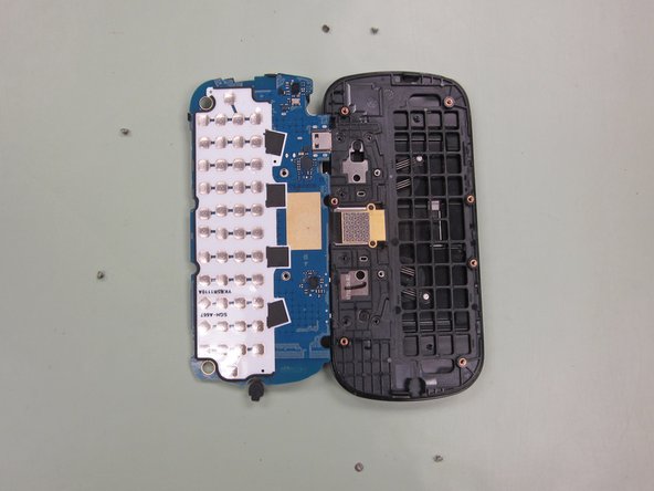 Samsung Evergreen SGH-A667 Teardown: crwdns2935265:07crwdnd2935265:02crwdnd2935265:02crwdne2935265:0