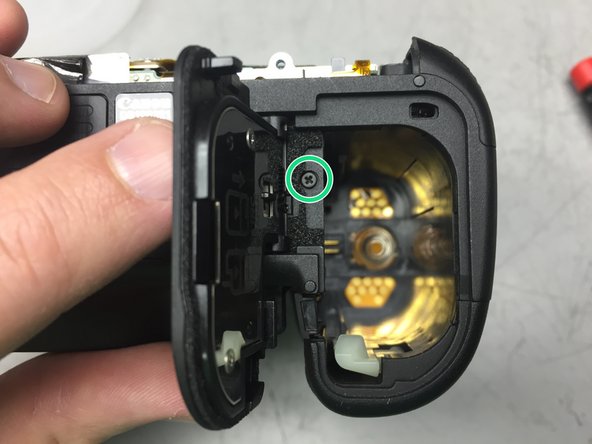 Canon EOS 5D Mark III Main Board Replacement, Remove the bottom plate #1: crwdns2935265:07crwdnd2935265:02crwdnd2935265:03crwdne2935265:0