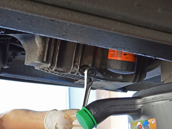 1995-1999 Dodge/Plymouth Neon Oil Change (SOHC): crwdns2935265:011crwdnd2935265:02crwdnd2935265:03crwdne2935265:0