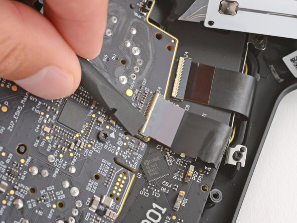 Steam Controller (2nd Gen, 2026) FSC Board Replacement, Disconnect the interconnect cable: step 9, image 3 of 3
