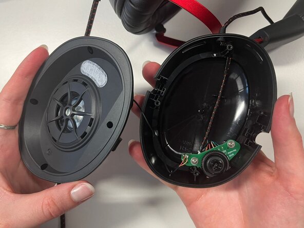 HyperX Cloud III Volume Wheel Replacement, Volume Wheel: step 2, image 2 of 2