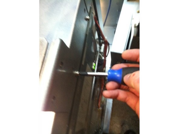 M3t Bill Dispenser Maintenance, Remove the Cover: crwdns2935265:03crwdnd2935265:02crwdnd2935265:03crwdne2935265:0