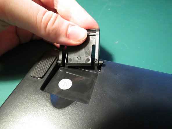 Kogan RGB Mechanical Keyboard Teardown, Remove feet from housing: crwdns2935265:010crwdnd2935265:02crwdnd2935265:03crwdne2935265:0