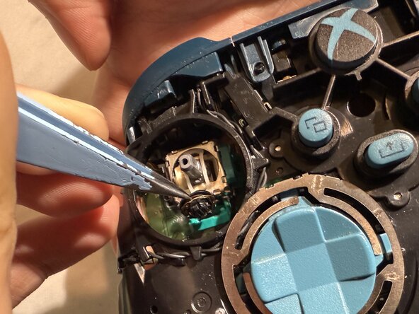 How to Fix Xbox Series (Model 1914) Controller Stick Drift Without Soldering: Schritt 6, Bild 3 von 3